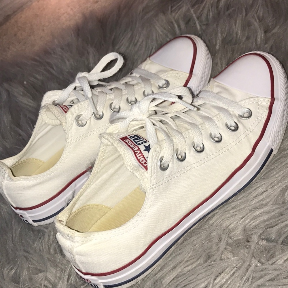 WHITE CONVERSE ALL STARS🌟